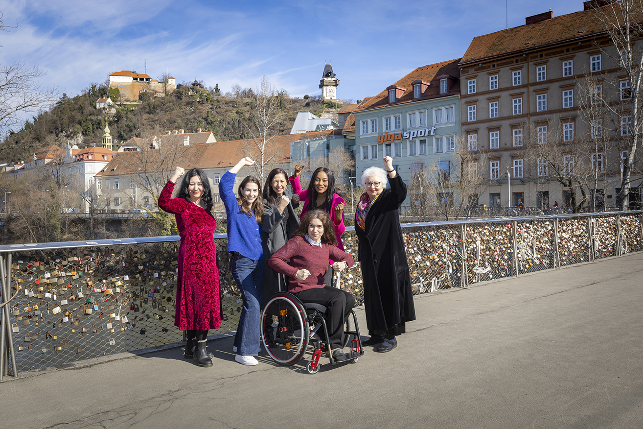 Irina Karamarković, Anna Carina Majcan, Gaby Papst-Jeszenszky, Kahtarina Steiner, Pauline Riesel-Soumaré und Gudrun Gröbelbauer stehen stellvertretend für alle Frauen in Graz und setzen auf Zusammenhalt.