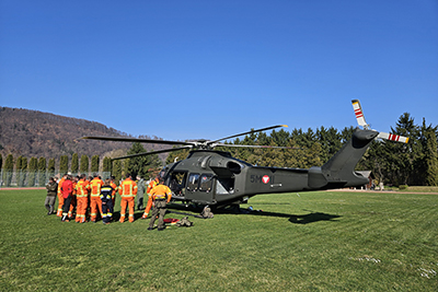 Flughelfer-Übung mit dem neuen Militärhubschrauber Lion in der Gablenz-Kaserne. © Stadt Graz/Sicherheitsmanagement Flughelfer-Übung mit dem neuen Militärhubschrauber Lion in der Gablenz-Kaserne.