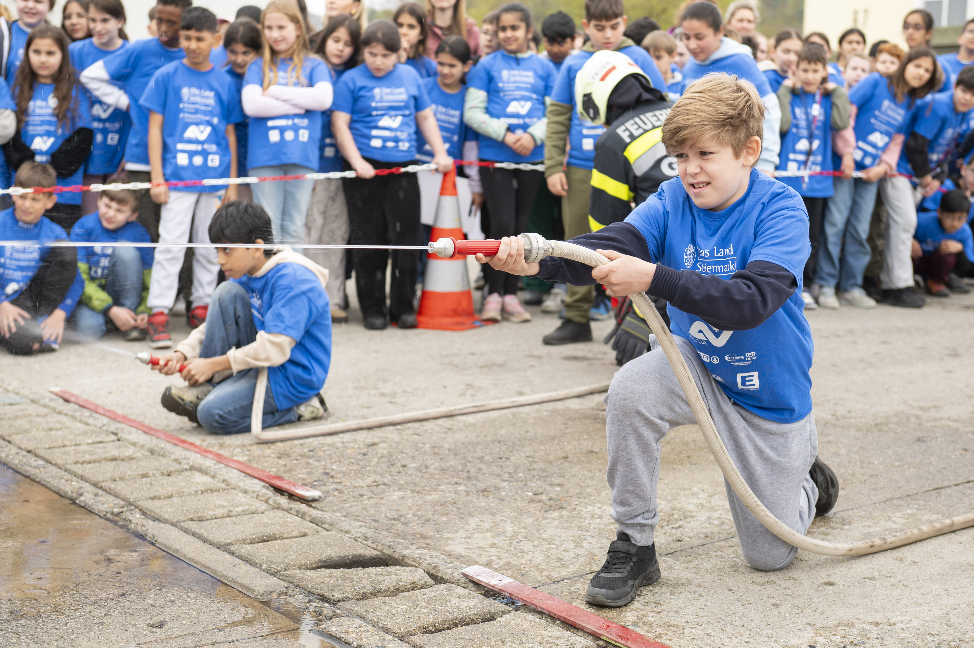 Das entscheidende vierte Spiel mit der Kübelspritze. © Stadt Graz/Foto Fischer Das entscheidende vierte Spiel mit der Kübelspritze.