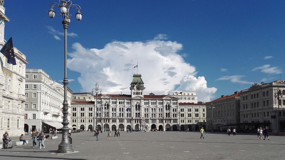 Das Rathaus von Triest an der Piazza dell'Unità d'Italia