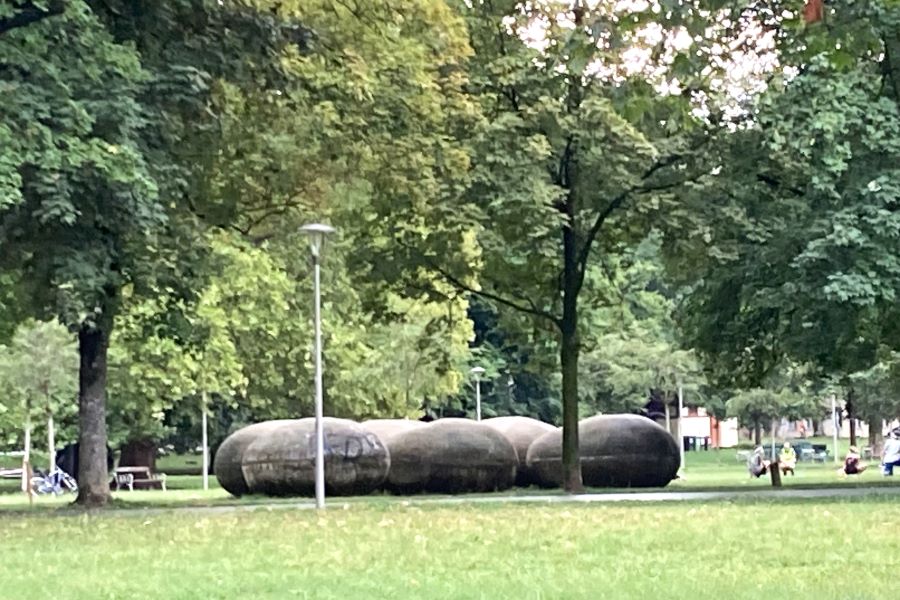 Skulptur Steine © Stadt Graz/Grünraum&Gewässer Skulptur Steine