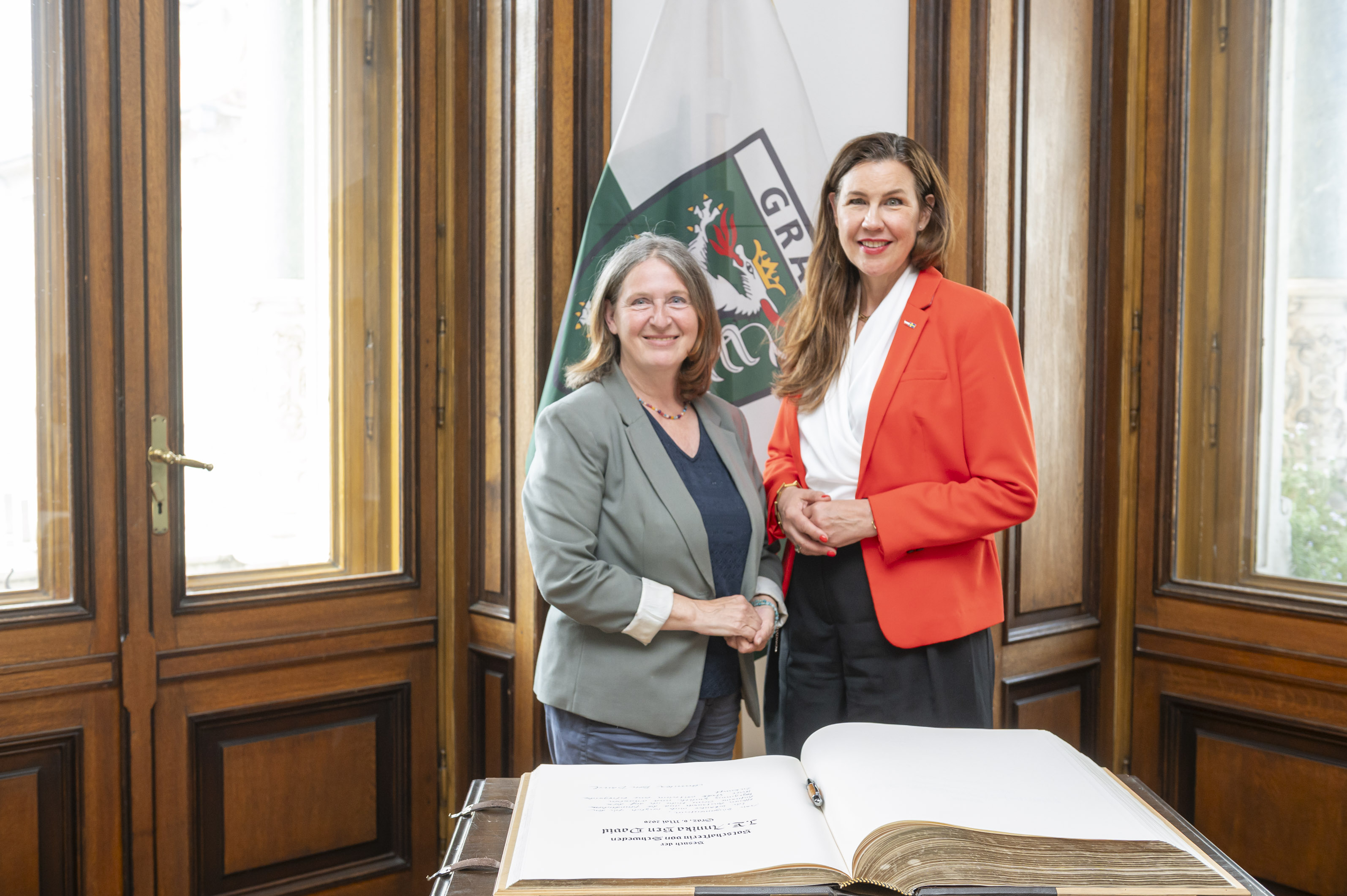Bürgermeisterin Elke Kahr (l.) empfing die Schwedische Botschafterin Annika Ben David im Rathaus.