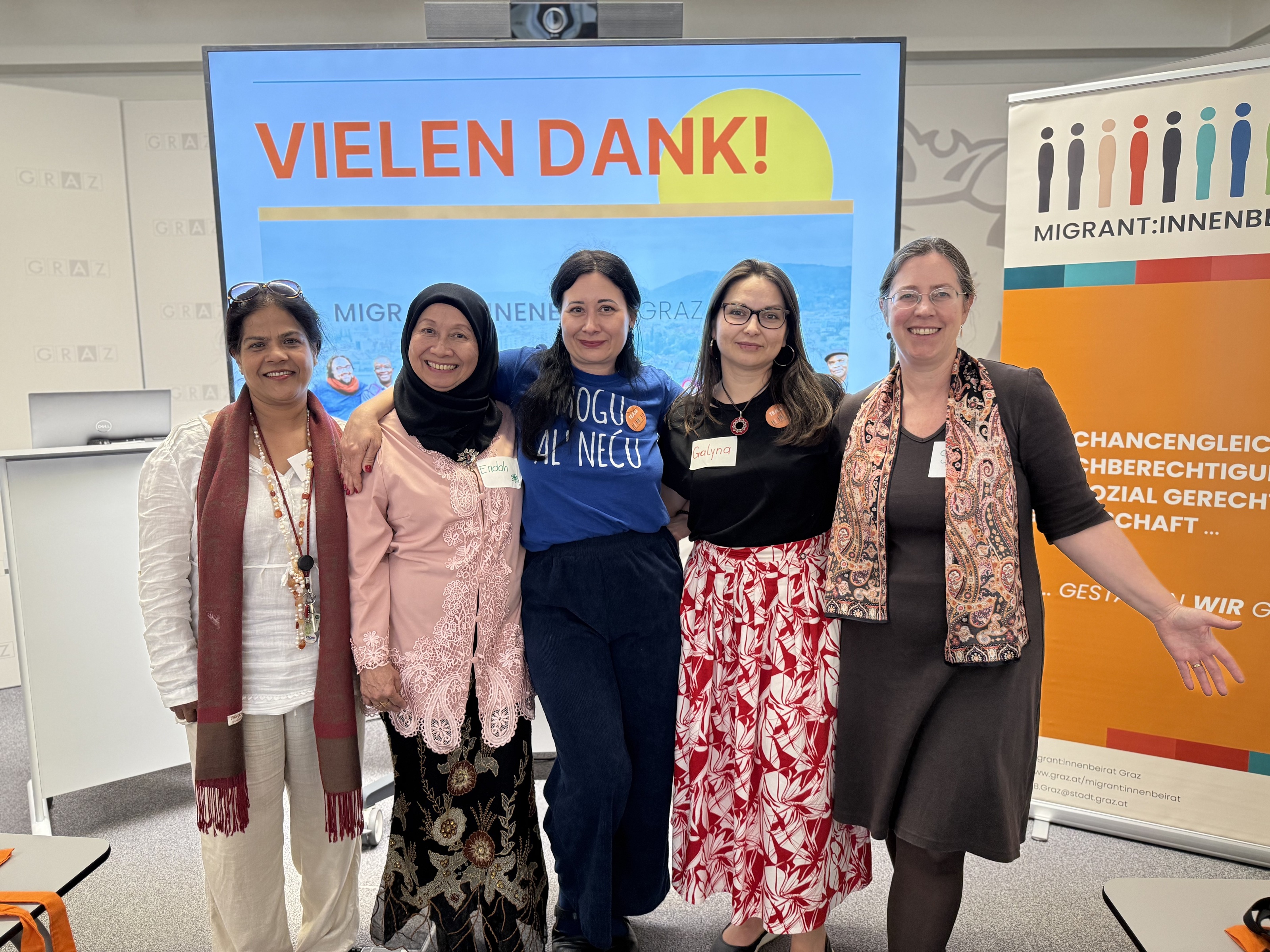 Die Beirät:innen Maqsuda Rahman, Endah Ebner, Irina Karamarkovic, Galyna Skotnik und Sara Crockett