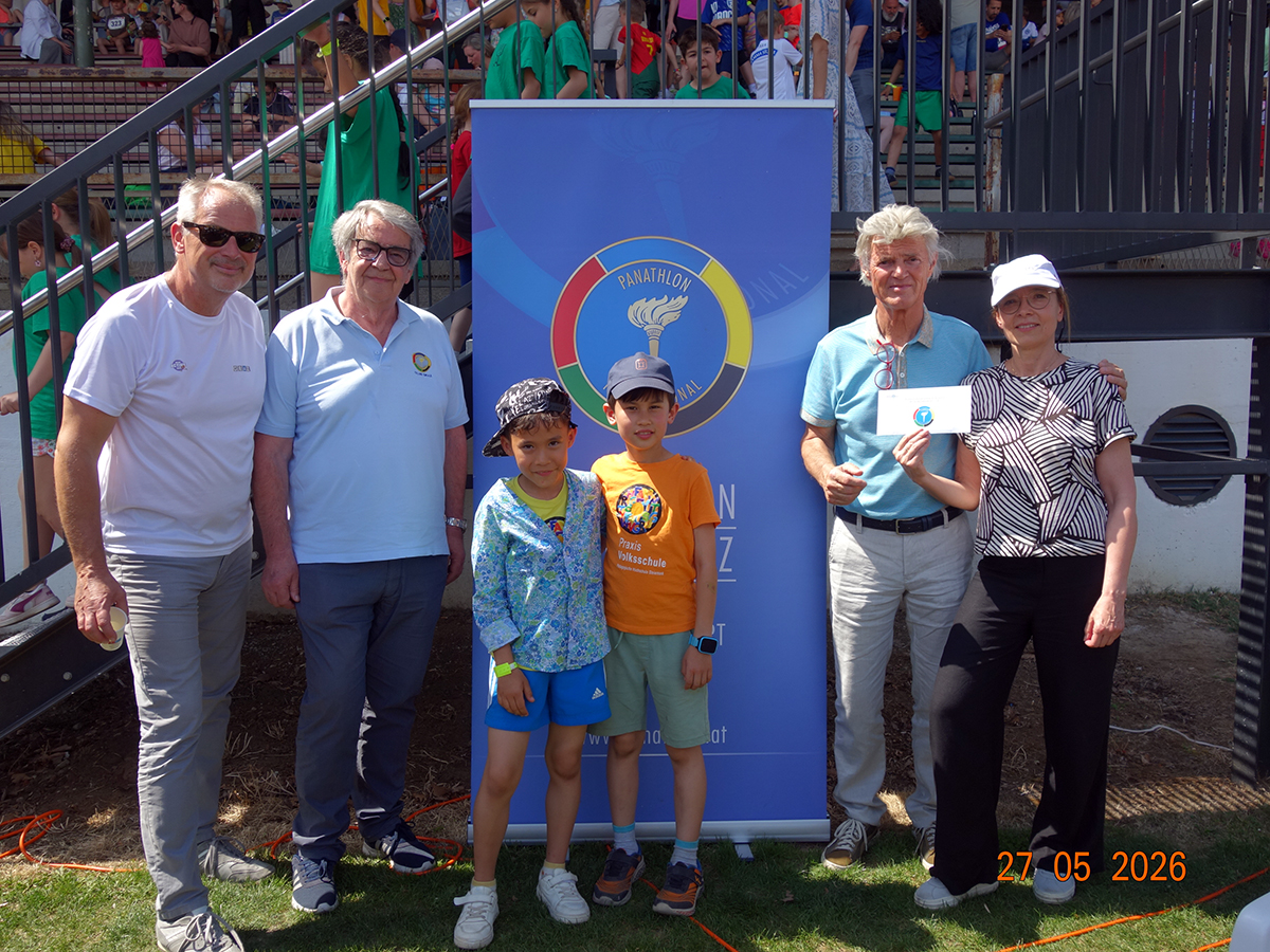Ein Danke auch an Panathlon-Boss Hugo Schuster, der die VS Algersdorf auszeichnen durfte