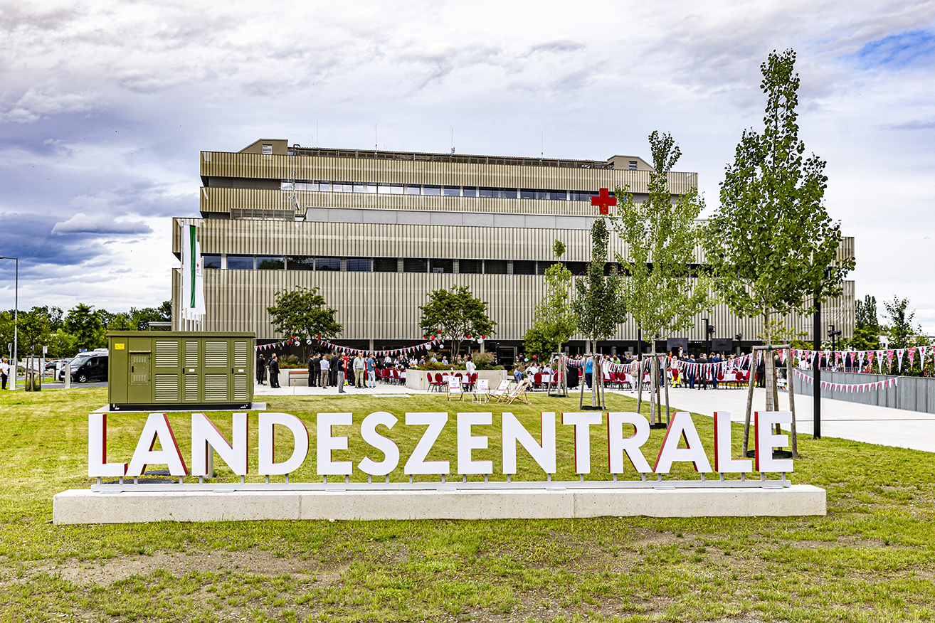 Das neue Haus in der Herrgottwiesgasse 281 führt alle zehn Standorte des Roten Kreuzes Steiermark in einem modernen Kompetenzzentrum zusammen. © Stadt Graz/Fischer Das neue Haus in der Herrgottwiesgasse 281 führt alle zehn Standorte des Roten Kreuzes Steiermark in einem modernen Kompetenzzentrum zusammen.