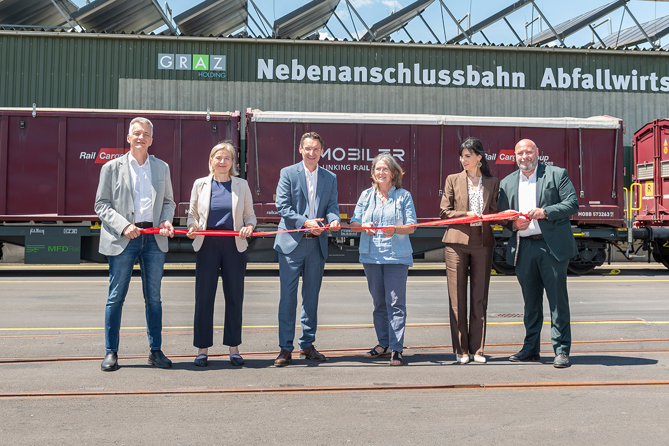 v.l.: Stadtrat Manfred Eber, Vizebürgermeisterin Judith Schwentner, Holding-Graz-CEO Gert Heigl, Bürgermeisterin Elke Kahr, Holding-Graz-Vorständin Alice Loidl sowie Holding-Graz-Vorstand Mark Perz © Stadt Graz/Fischer v.l.: Stadtrat Manfred Eber, Vizebürgermeisterin Judith Schwentner, Holding-Graz-CEO Gert Heigl, Bürgermeisterin Elke Kahr, Holding-Graz-Vorständin Alice Loidl sowie Holding-Graz-Vorstand Mark Perz