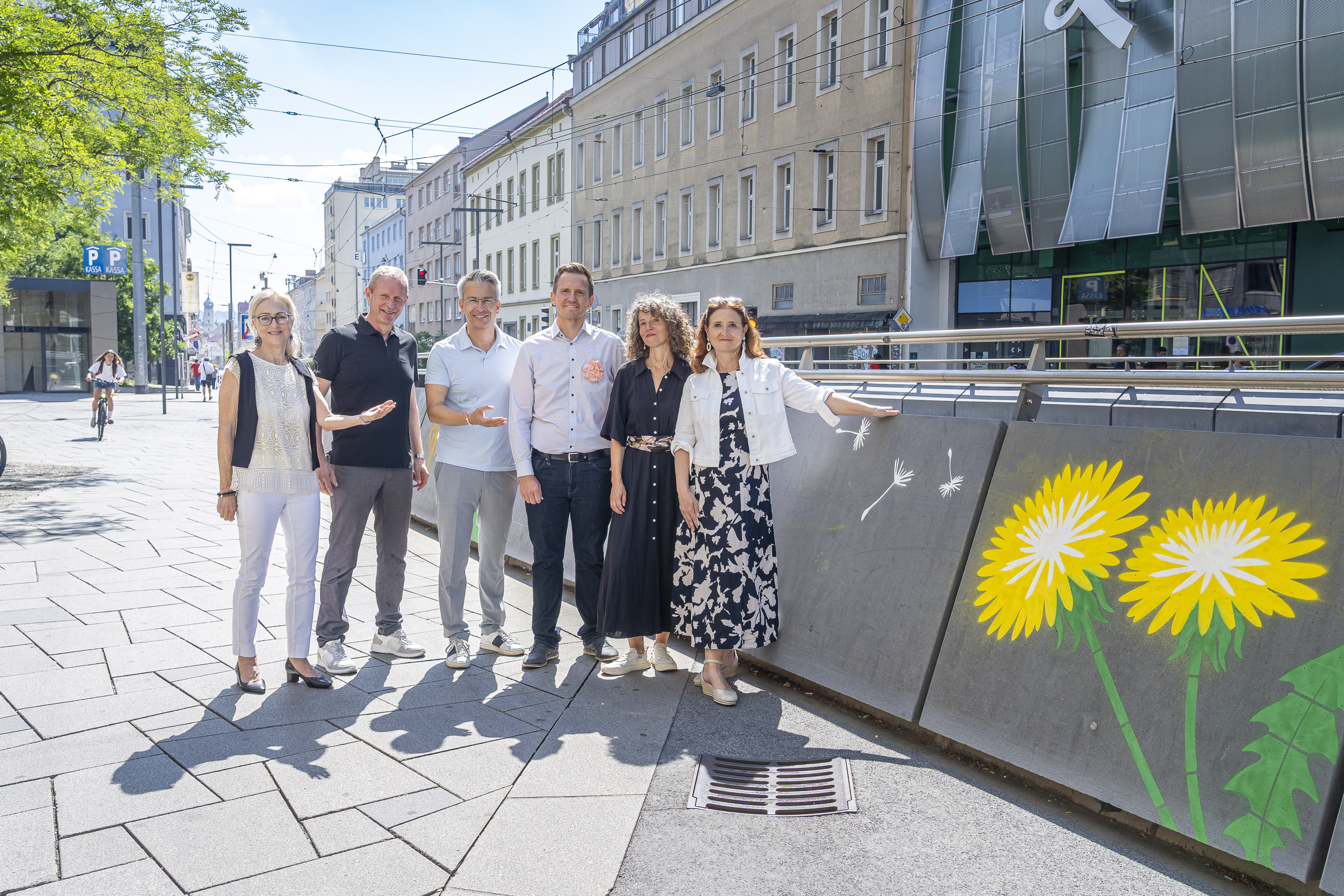 von links: Andrea Keimel (Wirtschaftsabteilung Stadt Graz), Dieter Hardt-Stremayr (GF Graz Tourismus), Stadtrat Kurt Hohensinner, Marko Mele (GF Universalmuseum Joanneum), Katrin Bucher Trantow (Kunsthaus Graz), Susanne Haubenhofer (GF Erlebnisregion Graz) © Stadt Graz/Fischer von links: Andrea Keimel (Wirtschaftsabteilung Stadt Graz), Dieter Hardt-Stremayr (GF Graz Tourismus), Stadtrat Kurt Hohensinner, Marko Mele (GF Universalmuseum Joanneum), Katrin Bucher Trantow (Kunsthaus Graz), Susanne Haubenhofer (GF Erlebnisregion Graz)