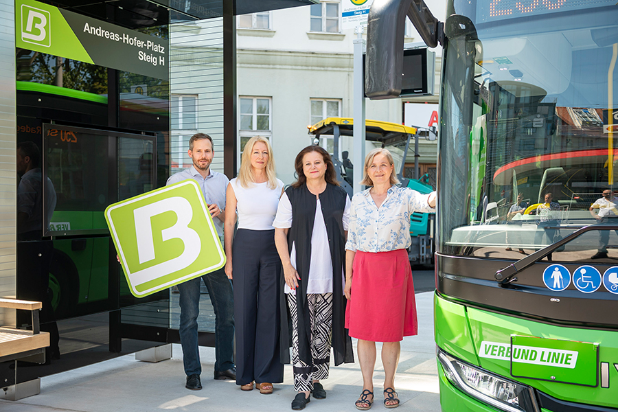 Vieler Hände Arbeit: Judith Schwentner, Claudia Holzer, Heike Falk und Martin Smoliner (v. r.)