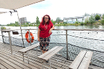 Stadträtin Claudia Schönbacher entspannt am Stadtstrand.