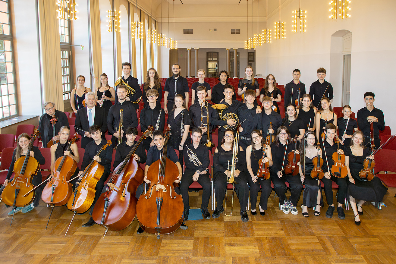 Das Internationale Jugendorchester Darmstadt in seiner vollen Pracht. © Ute Döring Das Internationale Jugendorchester Darmstadt in seiner vollen Pracht.