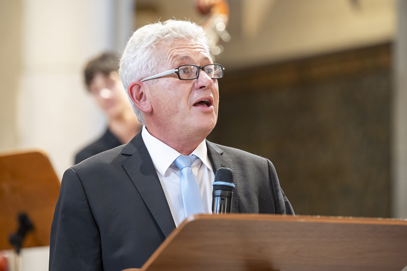 Steht Jahr für Jahr vor der großen Herausforderung zahlreiche junge Musiker:innen zu einem funktionierenden Orchester zusammenzuführen: der künstlerische Leiter Norbert Müller. © Stadt Graz/Fischer Steht Jahr für Jahr vor der großen Herausforderung zahlreiche junge Musiker:innen zu einem funktionierenden Orchester zusammenzuführen: der künstlerische Leiter Norbert Müller.