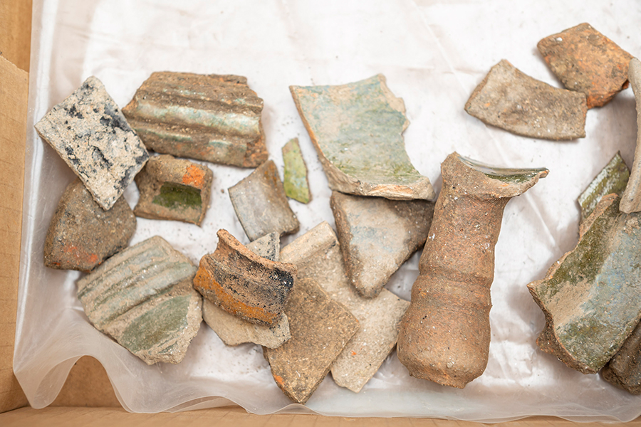 Auch Scherben alter Keramik wurden gefunden. © Stadt Graz/Fischer Auch Scherben alter Keramik wurden gefunden.