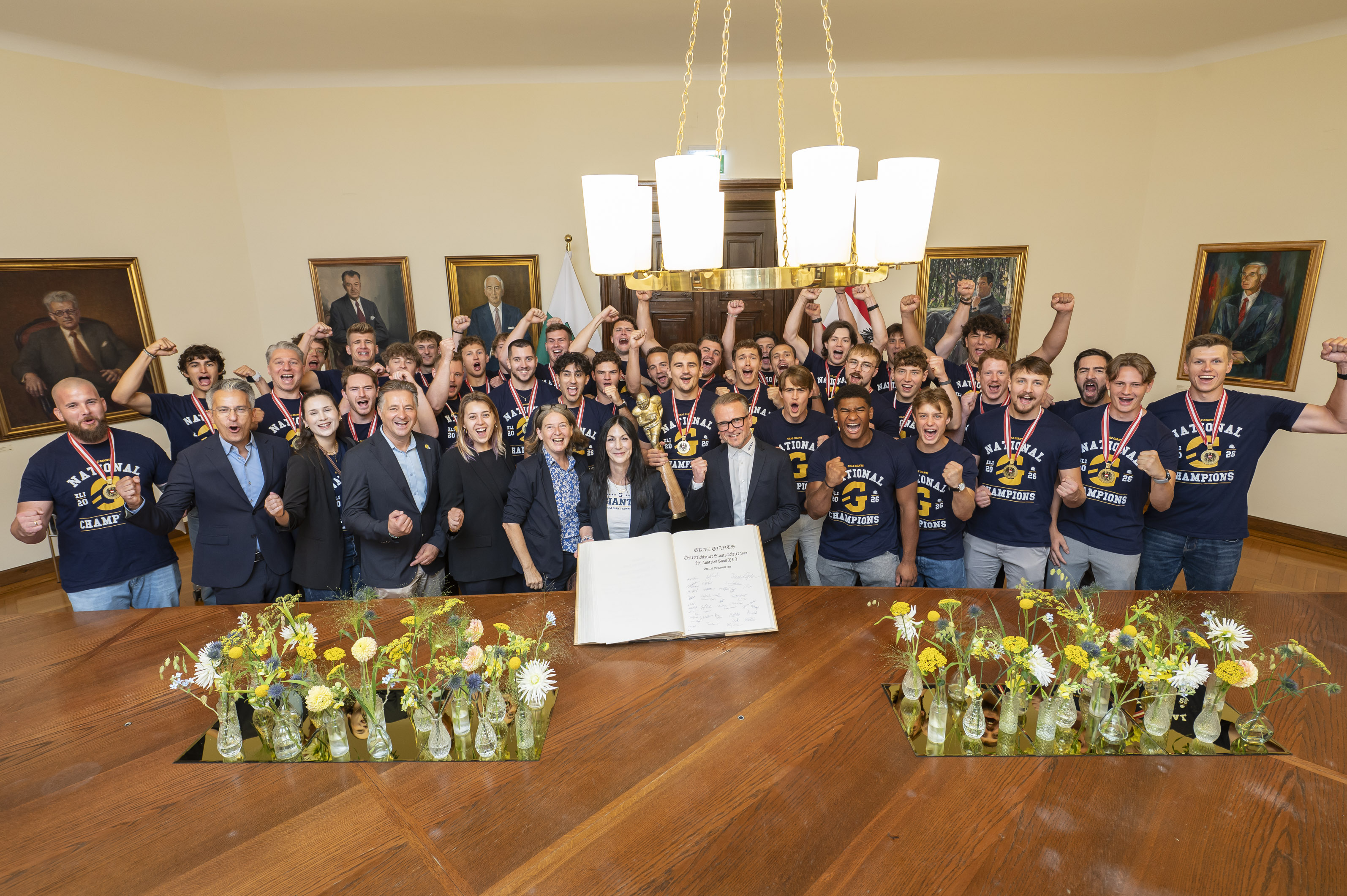 Die Graz Giants bei der Goldenen Bucheintragung im Rathaus. © Stadt Graz/Fischer Die Graz Giants bei der Goldenen Bucheintragung im Rathaus.