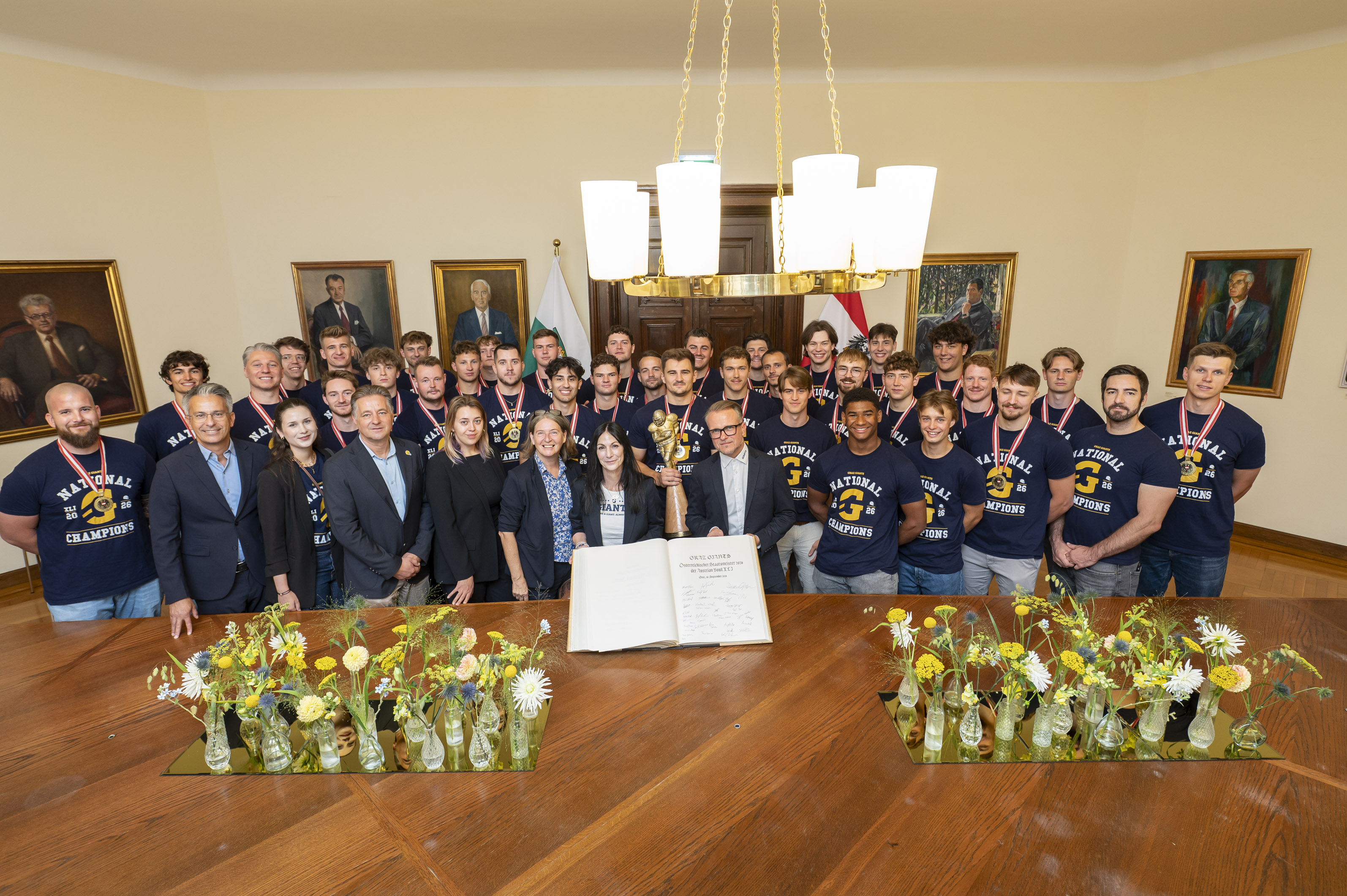Die Graz Giants bei der Goldenen Bucheintragung im Rathaus. © Stadt Graz/Fischer Die Graz Giants bei der Goldenen Bucheintragung im Rathaus.