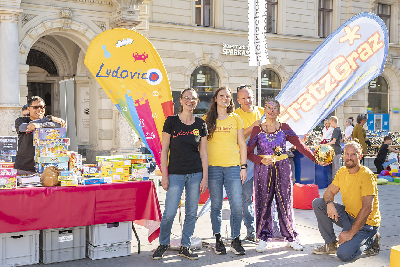 Spielerisch: Sarah Ulrych (GF Ludovico), Alessa Köck und Ernst Muhr (Fratz Graz), Gudrun Göschl (Fratz Graz) und Harald Koberg (Ludovico).