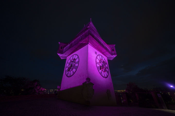 Uhrturm pink