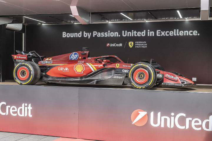 Das Original Scuderia Ferrari Showcar HP SF-24