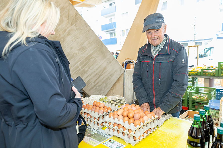 Reges Markttreiben. Der neue „alte“ Hofbauermarkt ist eröffnet © Stadt Graz/Fischer Reges Markttreiben. Der neue „alte“ Hofbauermarkt ist eröffnet