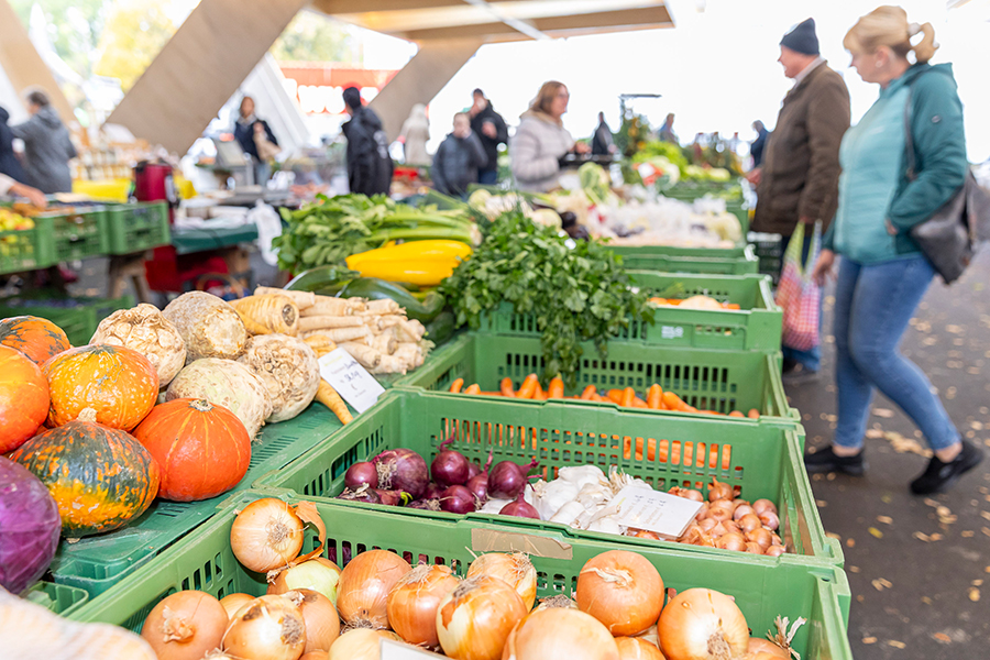 Reges Markttreiben. Der neue „alte“ Hofbauermarkt ist eröffnet © Stadt Graz/Fischer Reges Markttreiben. Der neue „alte“ Hofbauermarkt ist eröffnet
