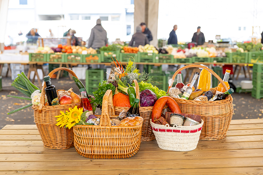 Reges Markttreiben. Der neue „alte“ Hofbauermarkt ist eröffnet © Stadt Graz/Fischer Reges Markttreiben. Der neue „alte“ Hofbauermarkt ist eröffnet