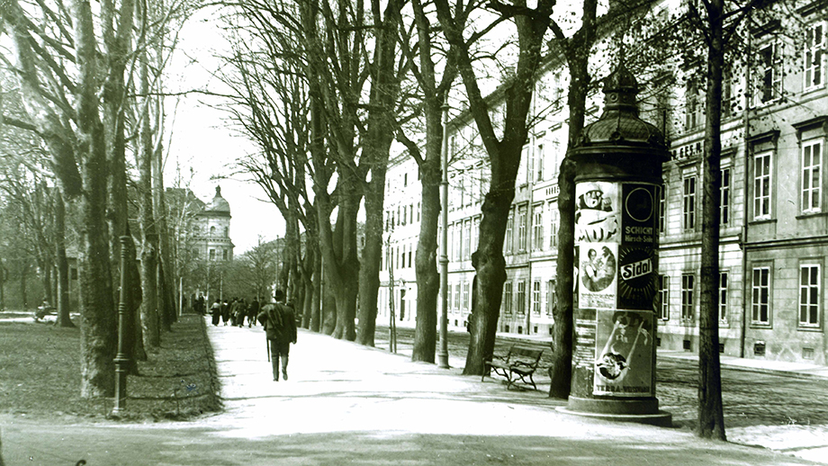 Historische Aufnahme der Allee am Burgring