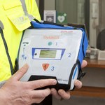Ein Defibrillator kann Leben retten - die Defi-App sagt, wo der nächste Defi zu finden ist. © Stadt Graz/Fischer Ein Defibrillator kann Leben retten - die Defi-App sagt, wo der nächste Defi zu finden ist. © Stadt Graz/Fischer