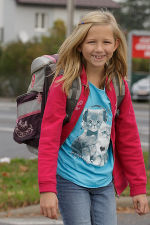 Mädchen auf dem Weg zur Schule © Stadt Graz/Gerhard Summer Mädchen auf dem Weg zur Schule